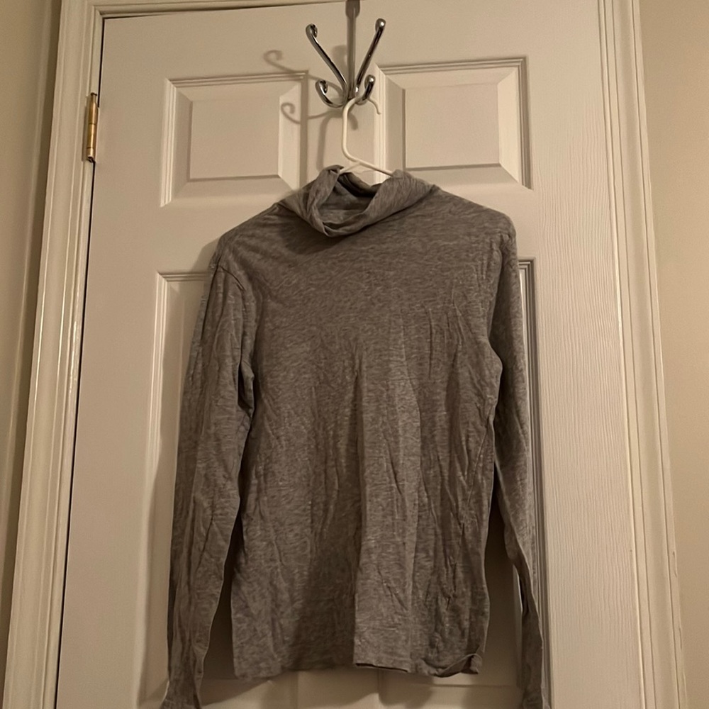 S grey turtleneck long sleeves top